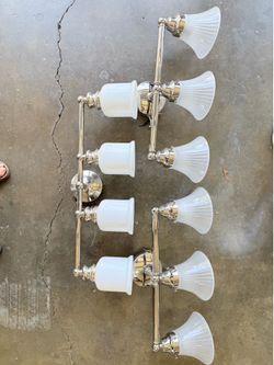 Set of 3 Bathroom Vanity Light Fixtures – Chrome & Frosted Glass