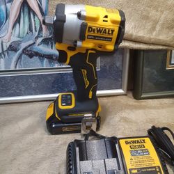 NEW DEWALT 20V BRUSHLESS ATOMIC 1/2 IMPACT WRENCH KIT 