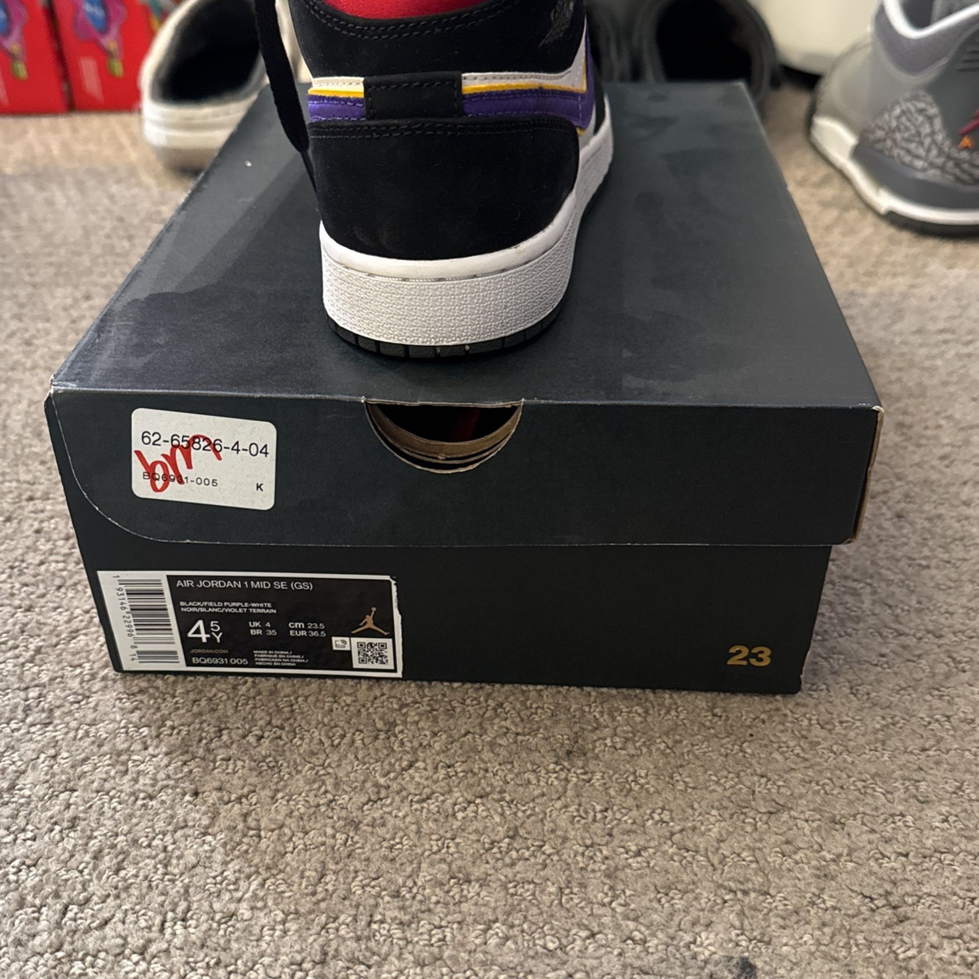 Air Jordan 1 Mid 4.5y