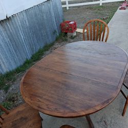 Table with 4 chair
