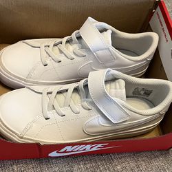 Size 2 Nike Court Legacy Shoes