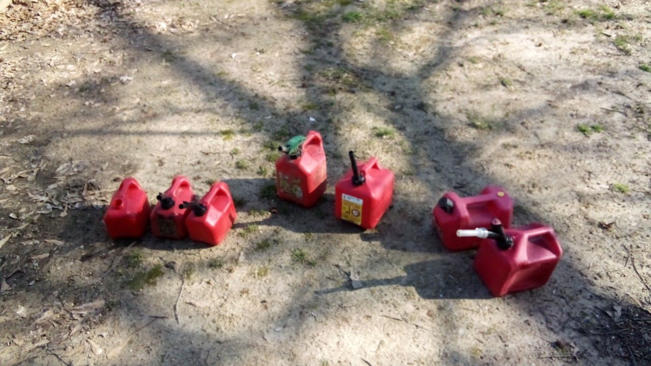 1 Gallon, 2 Gallon, And 3 Gallon gas ⛽ Jugs.