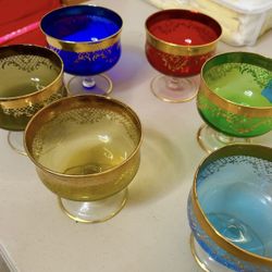 BEAUTIFUL VINTAGE HARLEQUIN GLASS DESERT BOWLS WITH GOLD TRIM  