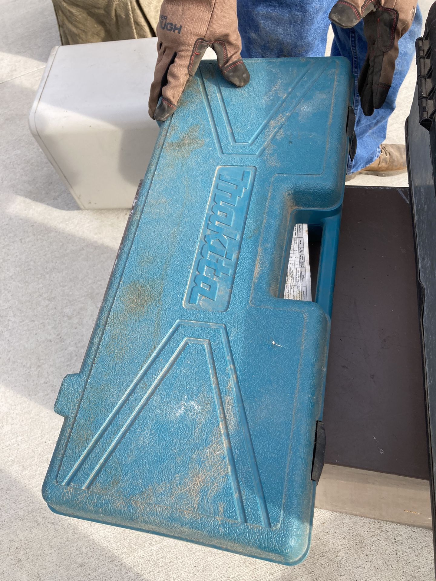 Small Makita carrying case school of tools sold as is no questions asked