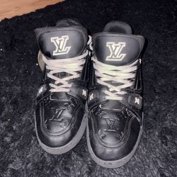 Louis Vuitton Trainer 'Embossed Monogram - Black'