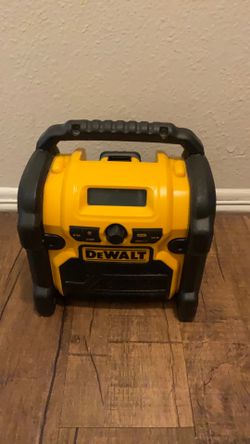 DEWALT Radio NO BLUETOOTH