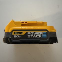 DEWALT XR POWERSTACK 20 -Volt 1 -Pack Lithium-ion ( 1.7 Ah Battery ) NEW 
