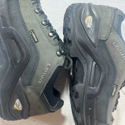 Lowa Renegade II GTX Lo Hikjng Boots 9 1/2