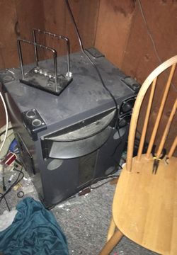 2 3 foot tall speakers