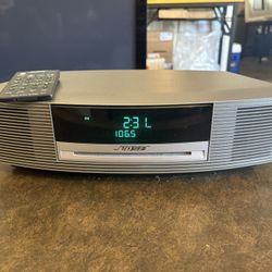 Bose Wave Music System AM/FM CD Player Clock Radio w Remote AWRCC1 Tested
