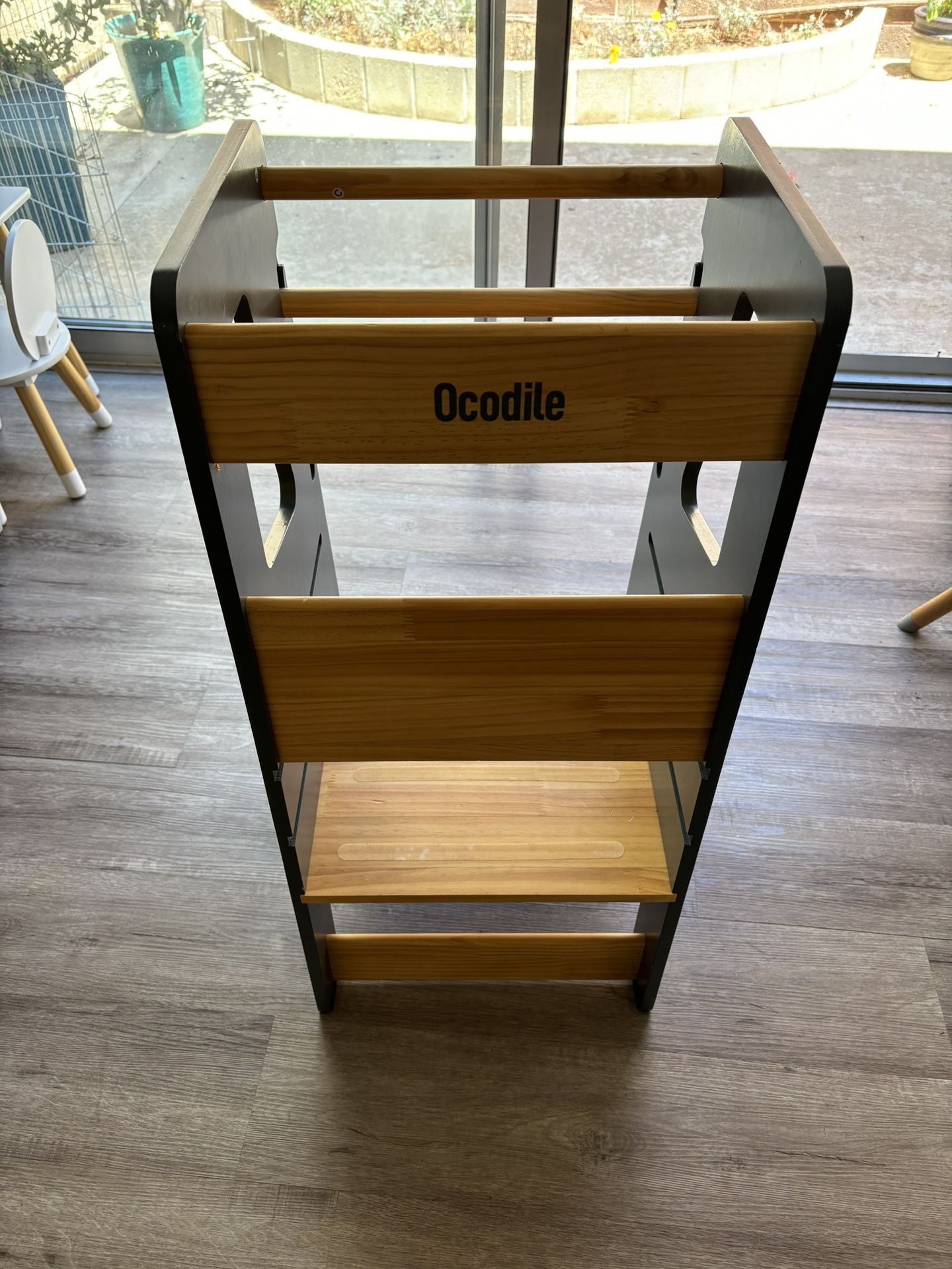 Ocodile Toddler Standing Tower