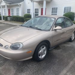 1999 Ford Taurus