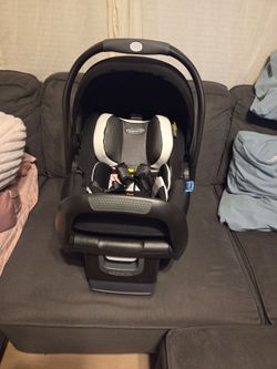 Graco Infant Car Seat with Base Snugride Snugfit DLX