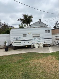 Toy hauler camper