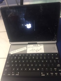 iPad with external wireless keyboard A1674