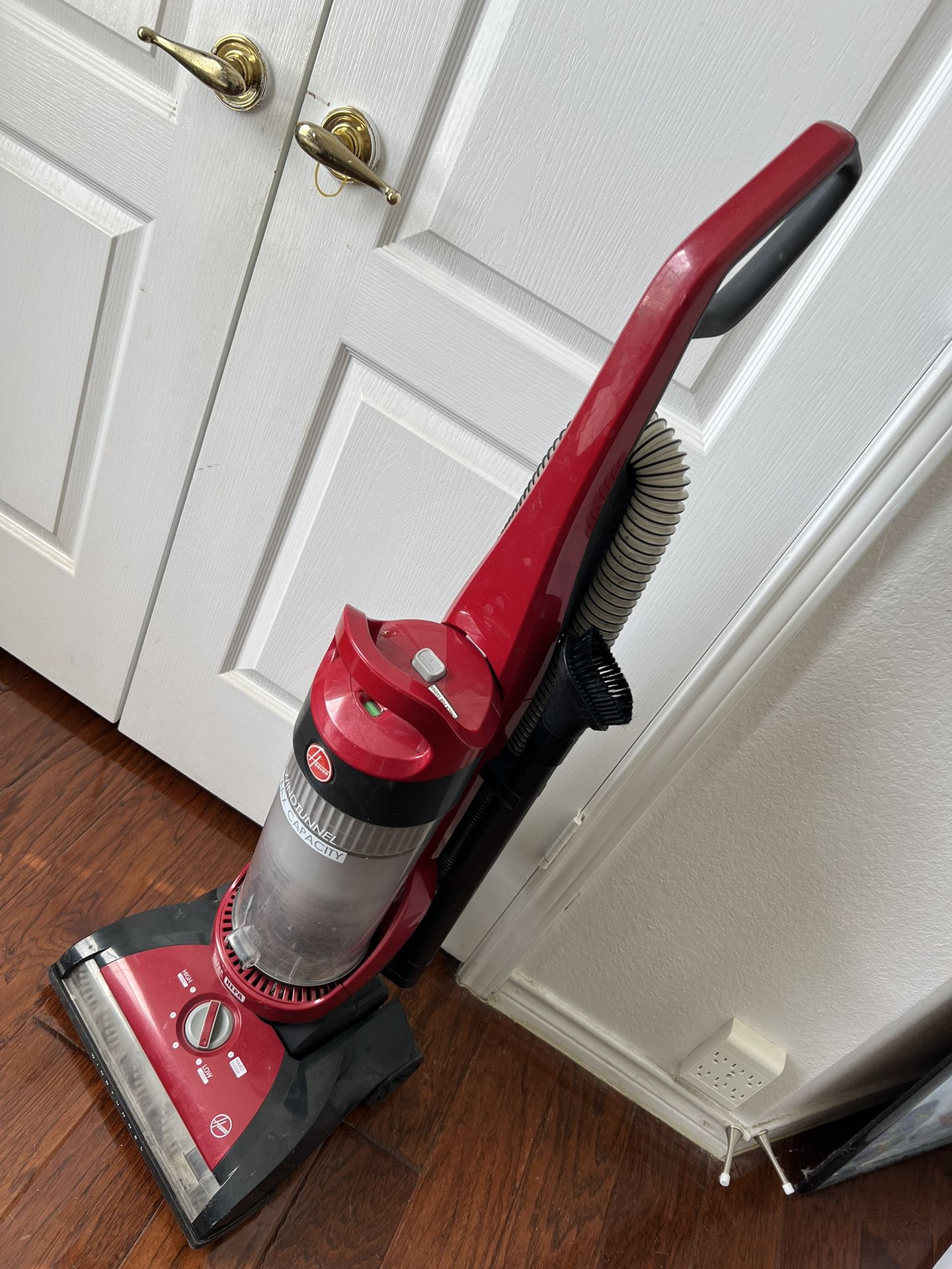Hoover WindTunnel Whole House Rewind Upright Vacuum Cleaner UH71100.