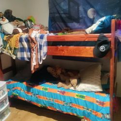 Twin /Twin Wood Bunkbed