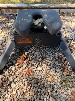 5th Wheel Hitch Curt Q16