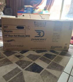 Dynacraft 16" Boys Hot Wheels