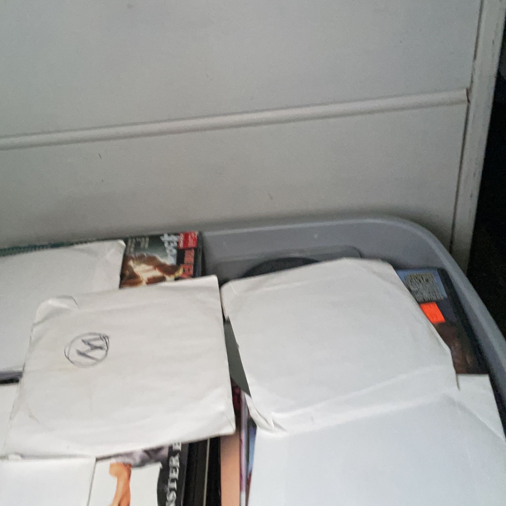 18+Storage Locker Leftovers(must Show I’d To Purchase)
