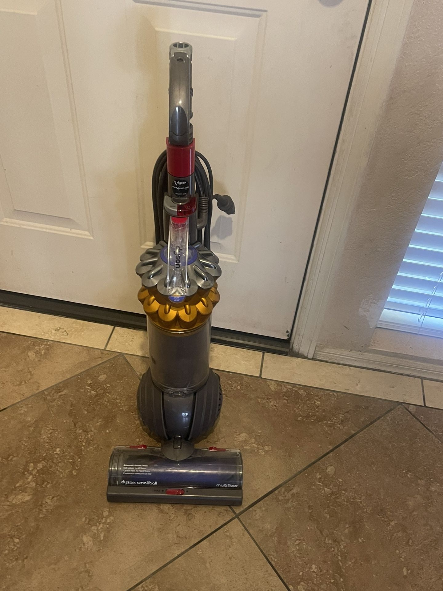 Dyson Small Ball Vacuum for Sale in AZ - OfferUp