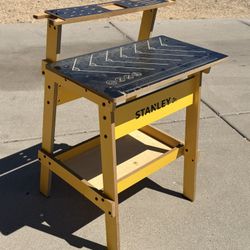 Stanley Jr Kids Play Workbench (LxWxH: 24” x 20” x 32”)