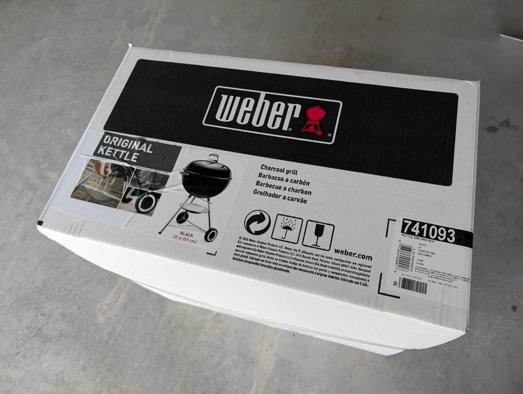 Weber Original Kettle Charcoal Grill