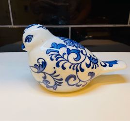 Pretty chinoiserie hand painted blue and white bird