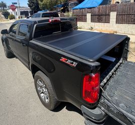 Tapas Duras Chevy Colorado / GMC Canyon Hard Tri Fold Bed Covers