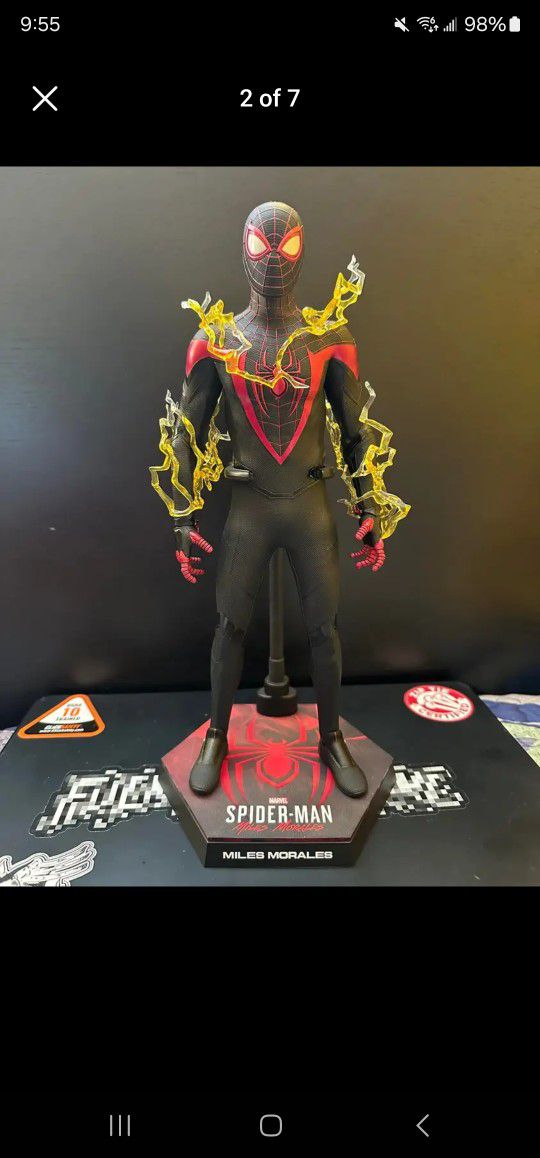 Hot Toys Miles Morales 1.0