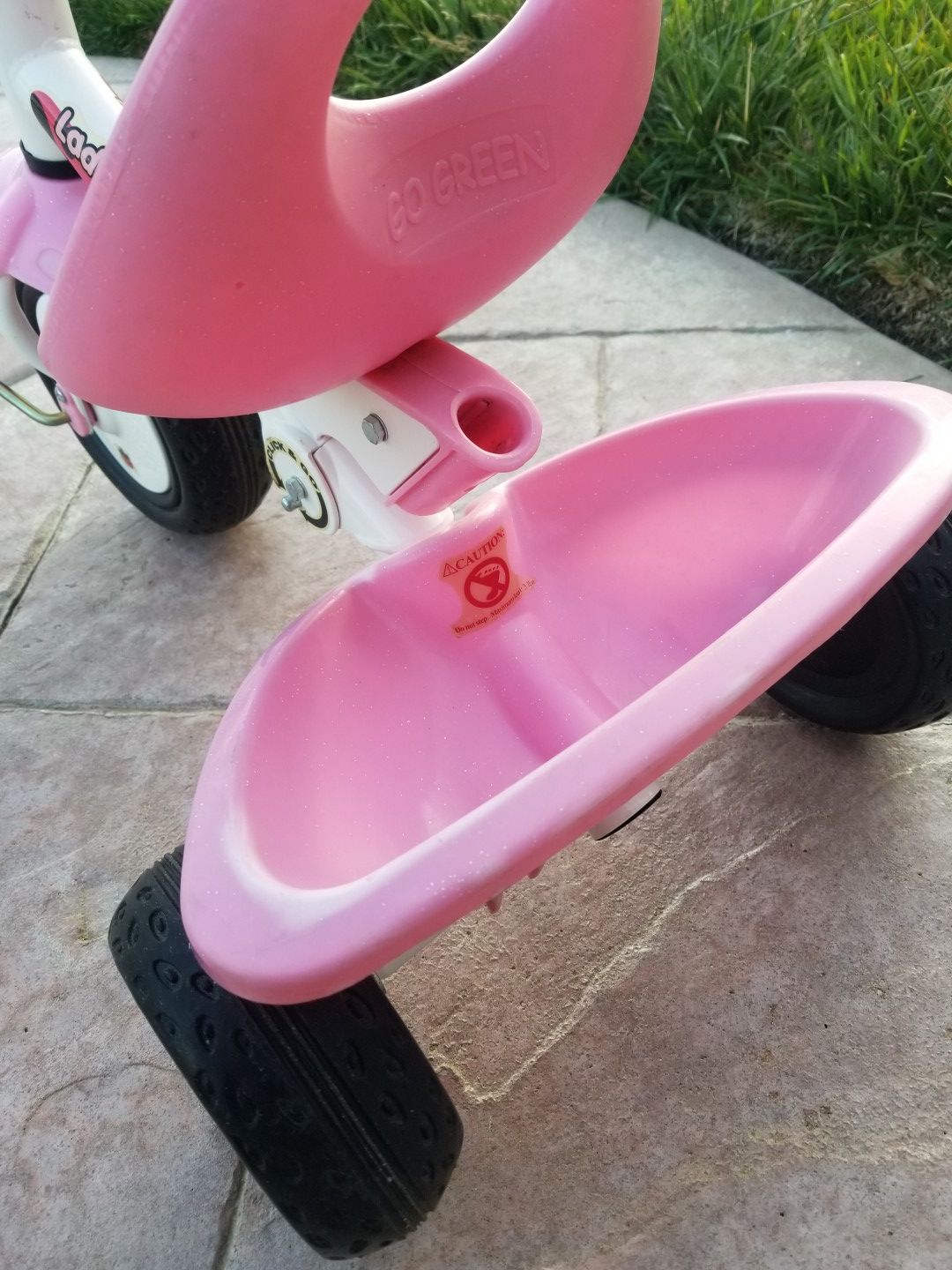 KiddiO Fold 'n Ride Tricycle LadyBuggy for Sale in Hollister,