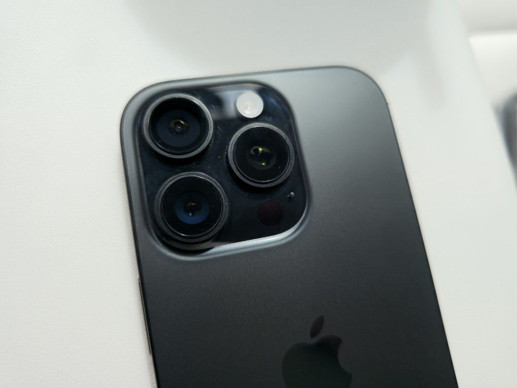 iPhone 16 Pro