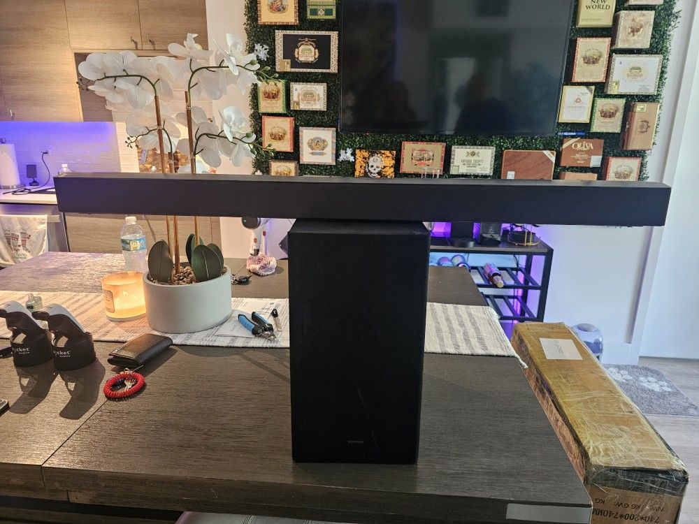 Samsung HW-C450 2.1 Soundbar + Subwoofer — Very Good Condition