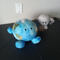 Plush Planet w/moon 🌎 🌙