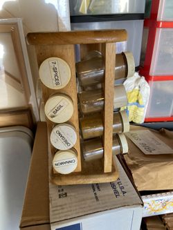 Spice rack that’s practical and turns