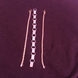 Very pretty sterling silver but with real diamonds needs a little fixing make offer