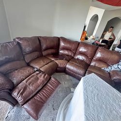 Brown Reclining Sectional Couch - Seats 6