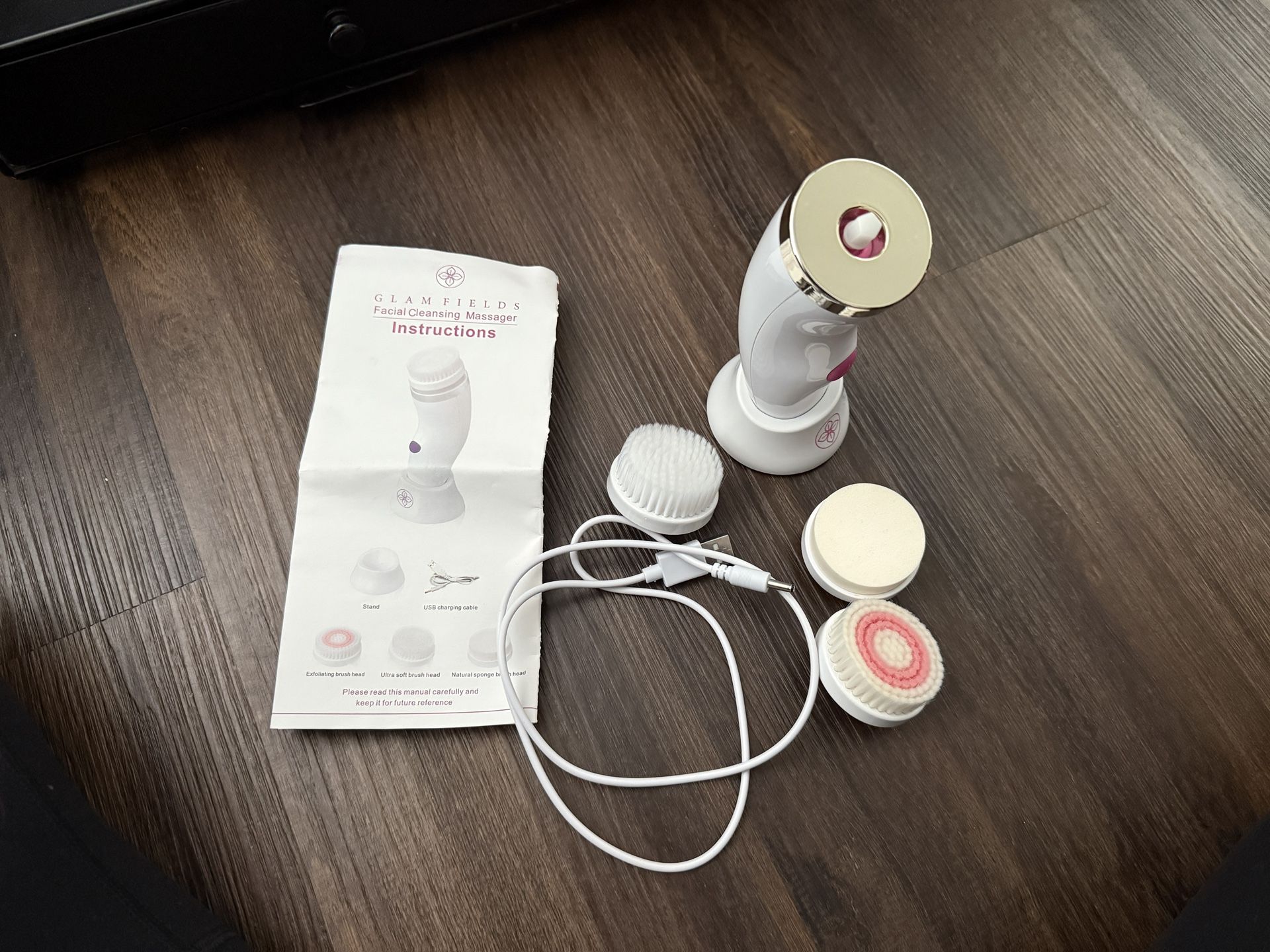Electric facial cleansing brush
