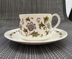 Elizabethan Floral Design Fine Bone China Teacup & Saucer Set