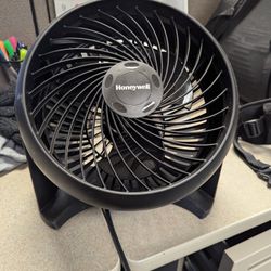 Honeywell Desk Fan
