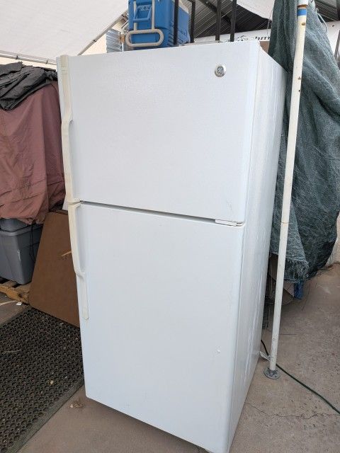 Super Clean And Cold Refrigerator- Freezer
