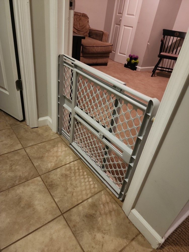 Baby Gate - Expandable by NorthStates