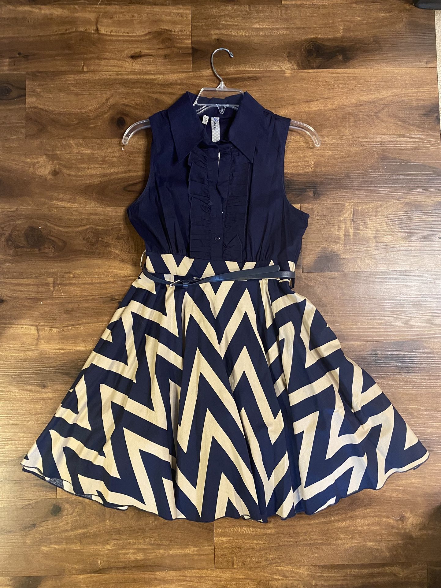 Brand new womans RWish brand Black and Beige colored Chevron Printed Dress Up For Sale