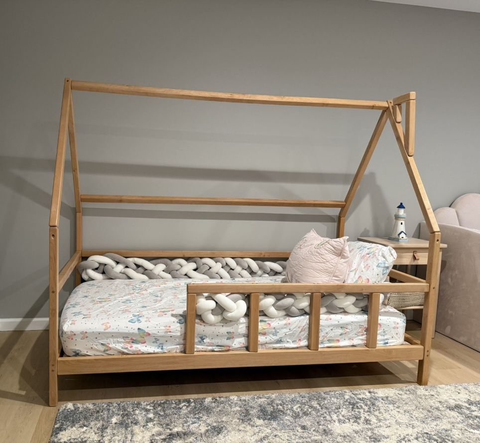 Bed house and Shelf house