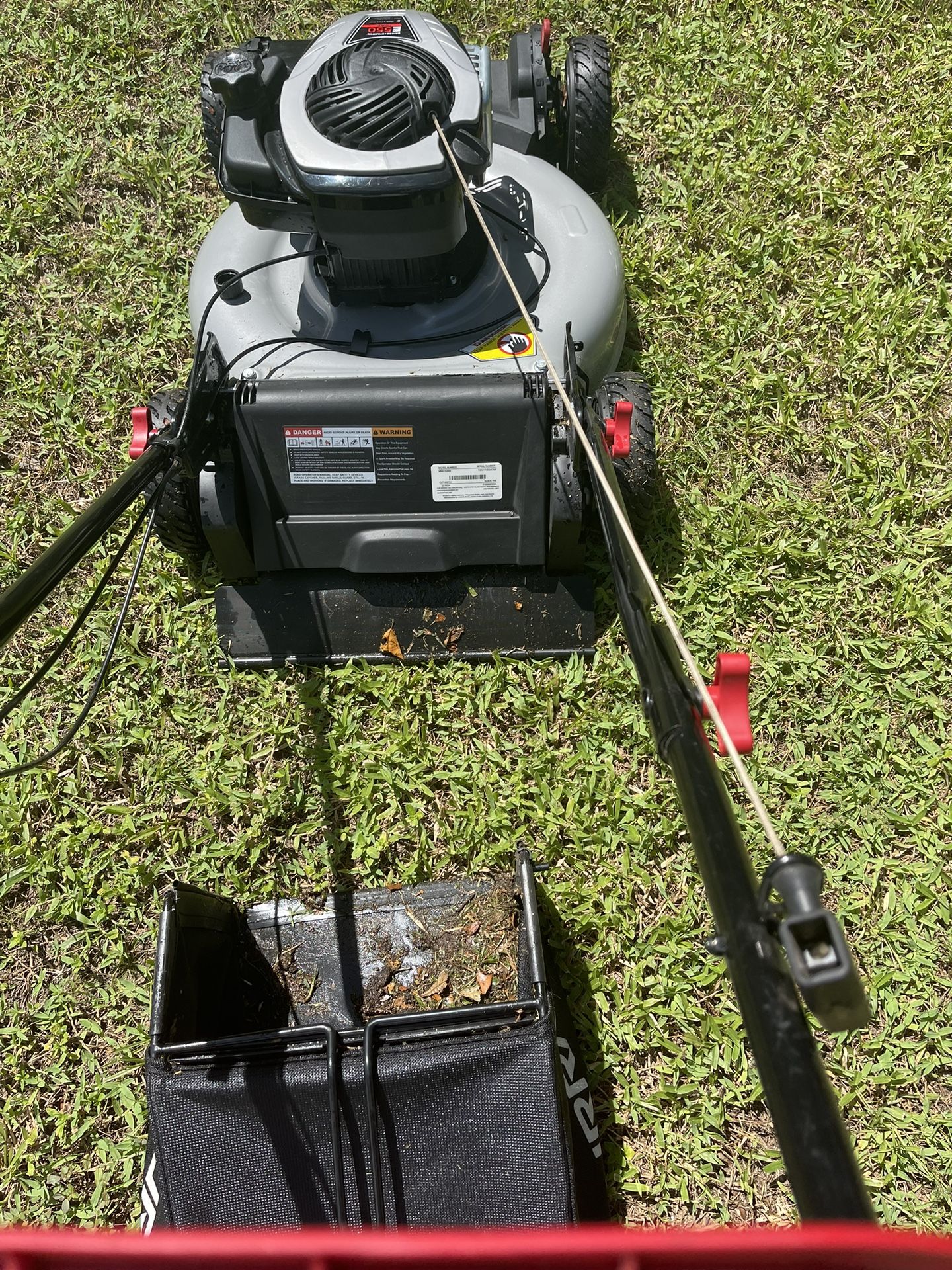 Self Propelled Murray Mower Like New 22 inch Cut