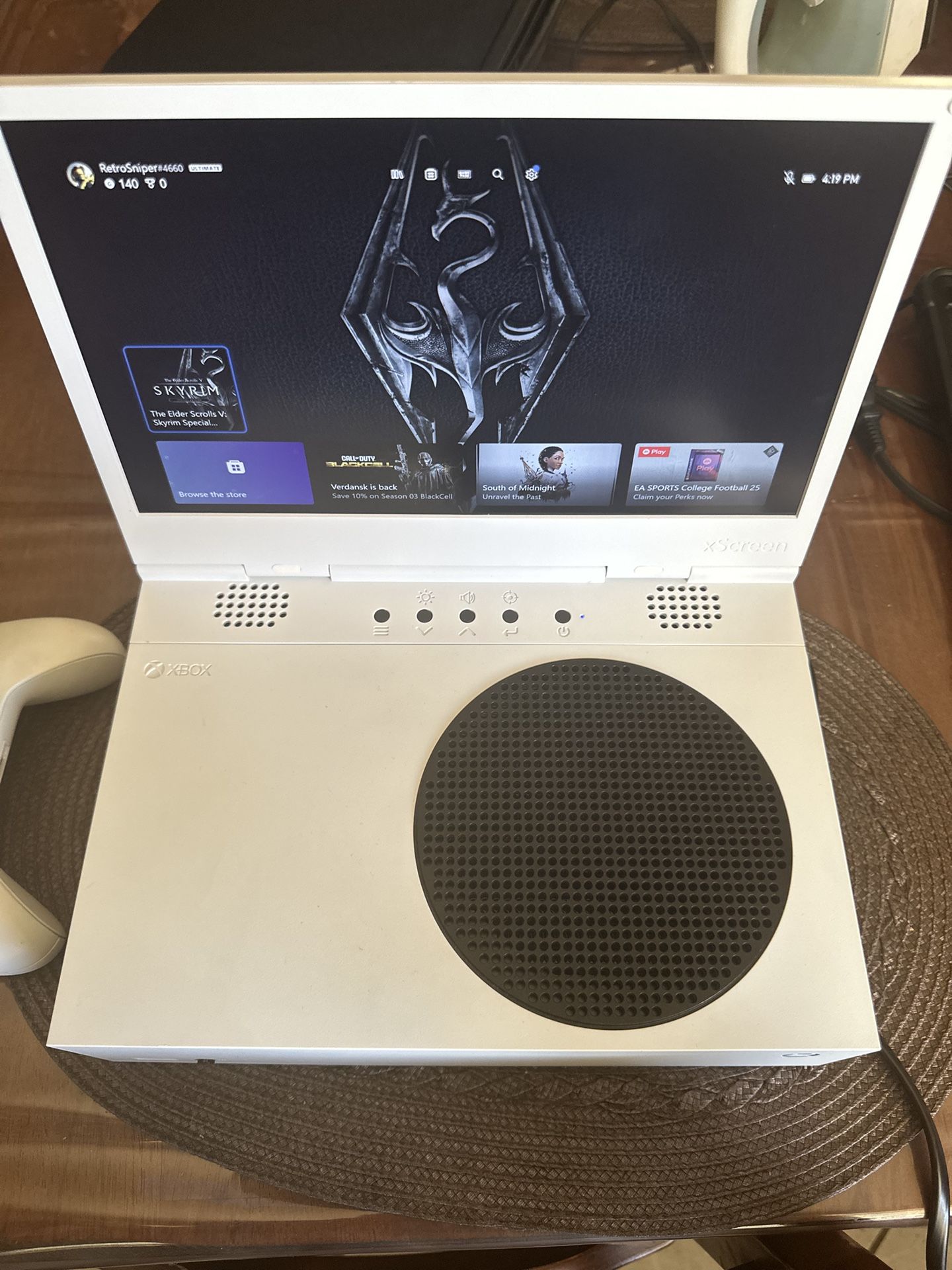 -Xbox Series S With Xscreen-
