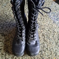 HARLY DAVIDSON. SIZE 10M WOMEN.  