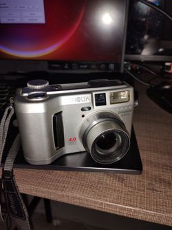 Minolta DiMAGE  2002 model