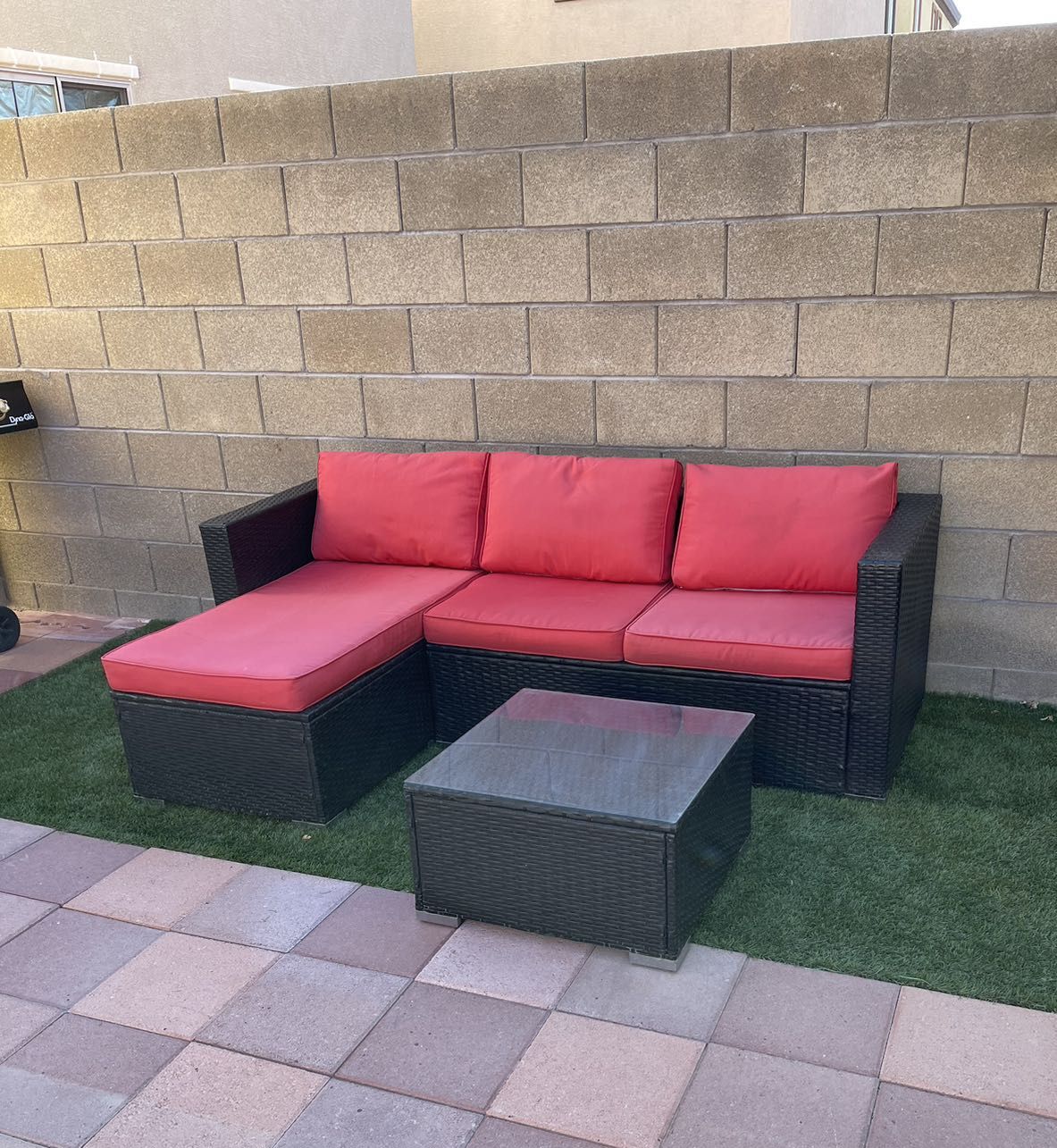 Excellent Condition Patio Set !
