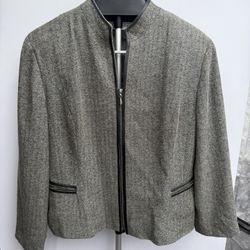 Dressbarn Blazer Fashion Jacket Women’s Coat with Zipper Pockets Size L (Size in Pictures)